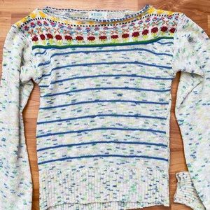 70s Colorful vintage sweater with flowers around wide neck line🌹